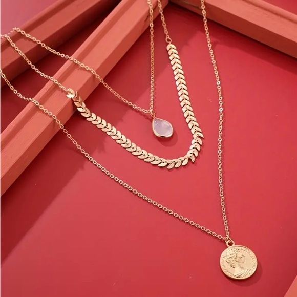 Three Layer Necklace - Picture 2 of 3